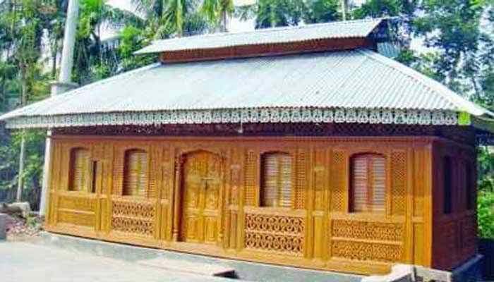 মঠবাড়িয়ার কাঠ মসজিদ (মমিন মসজিদ).jpg